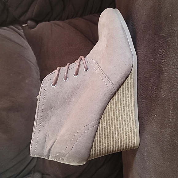 High Heel Ankle Boots - Picture 7 of 12